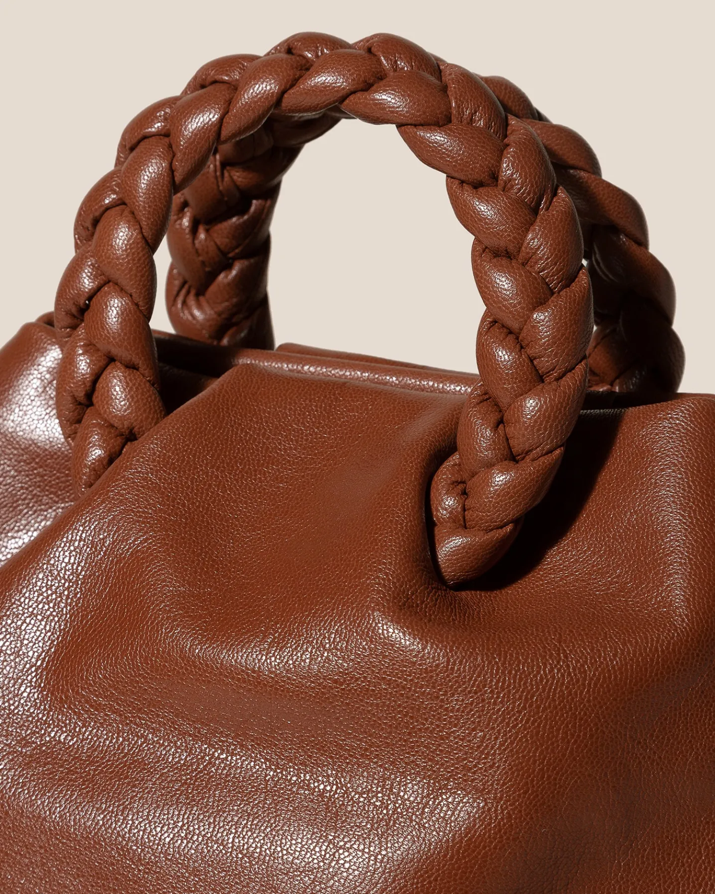 BOMBON M SUPPLE SHINY