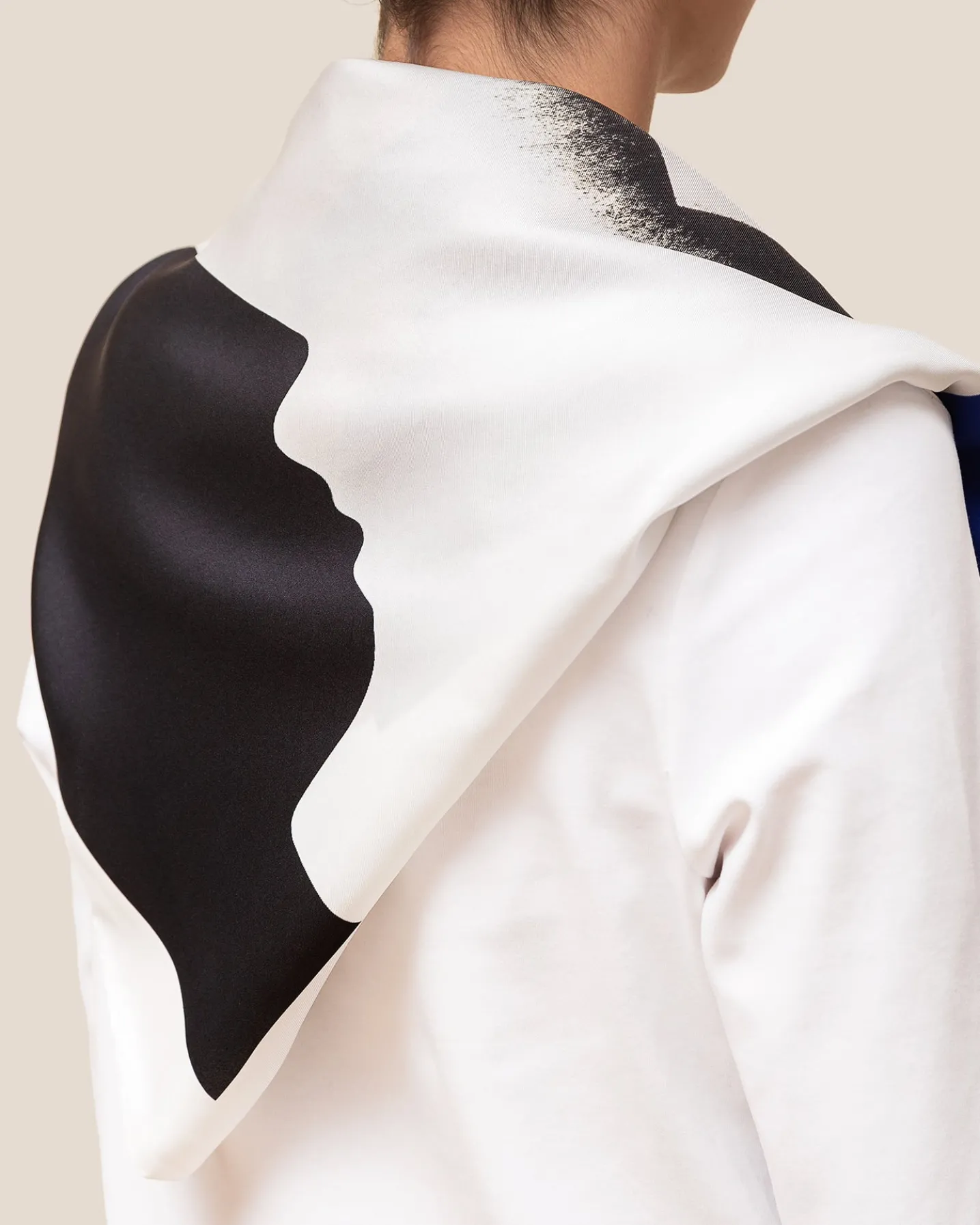 "Los Fugaces Párpados" Handkerchief