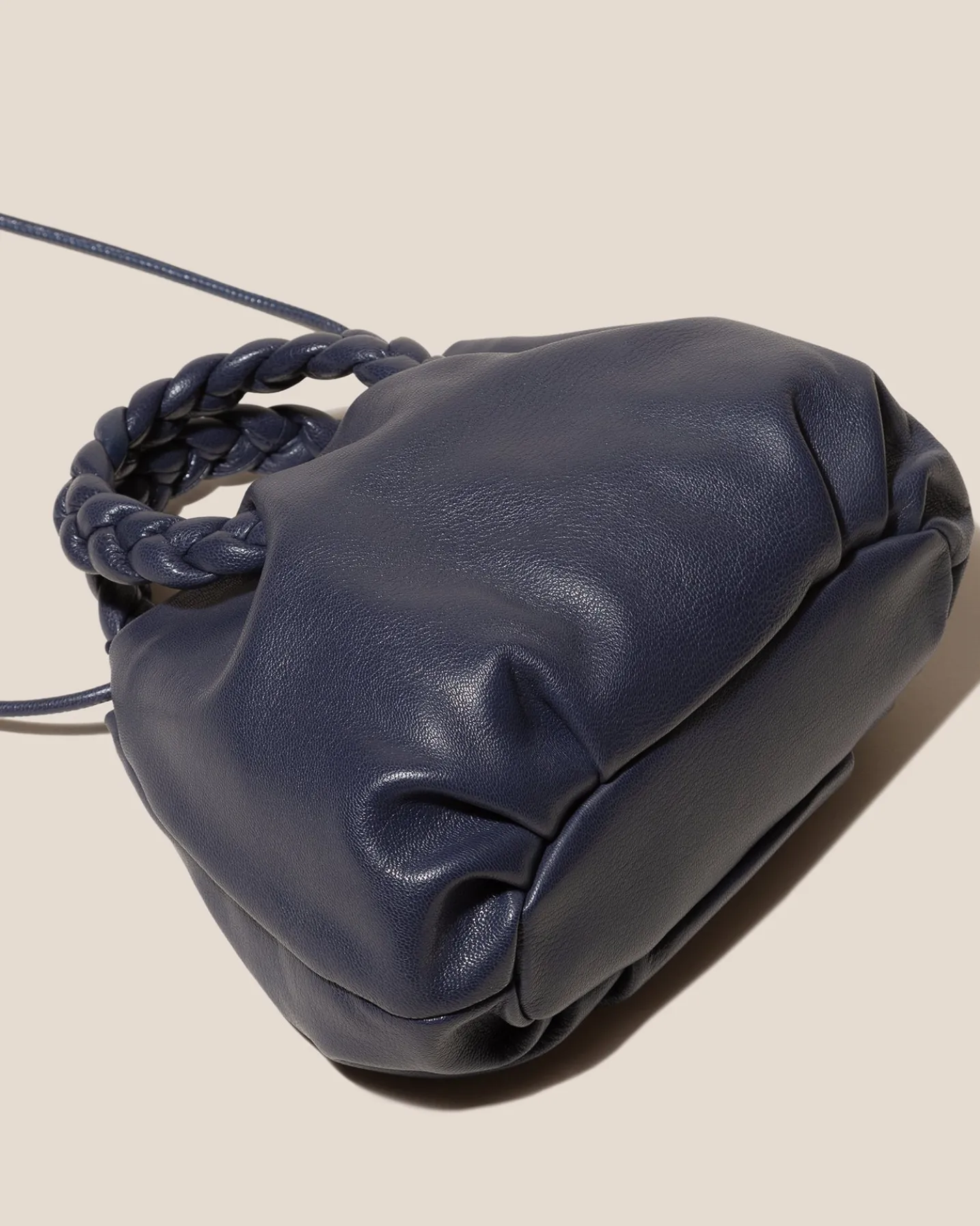 BOMBON M SUPPLE SHINY