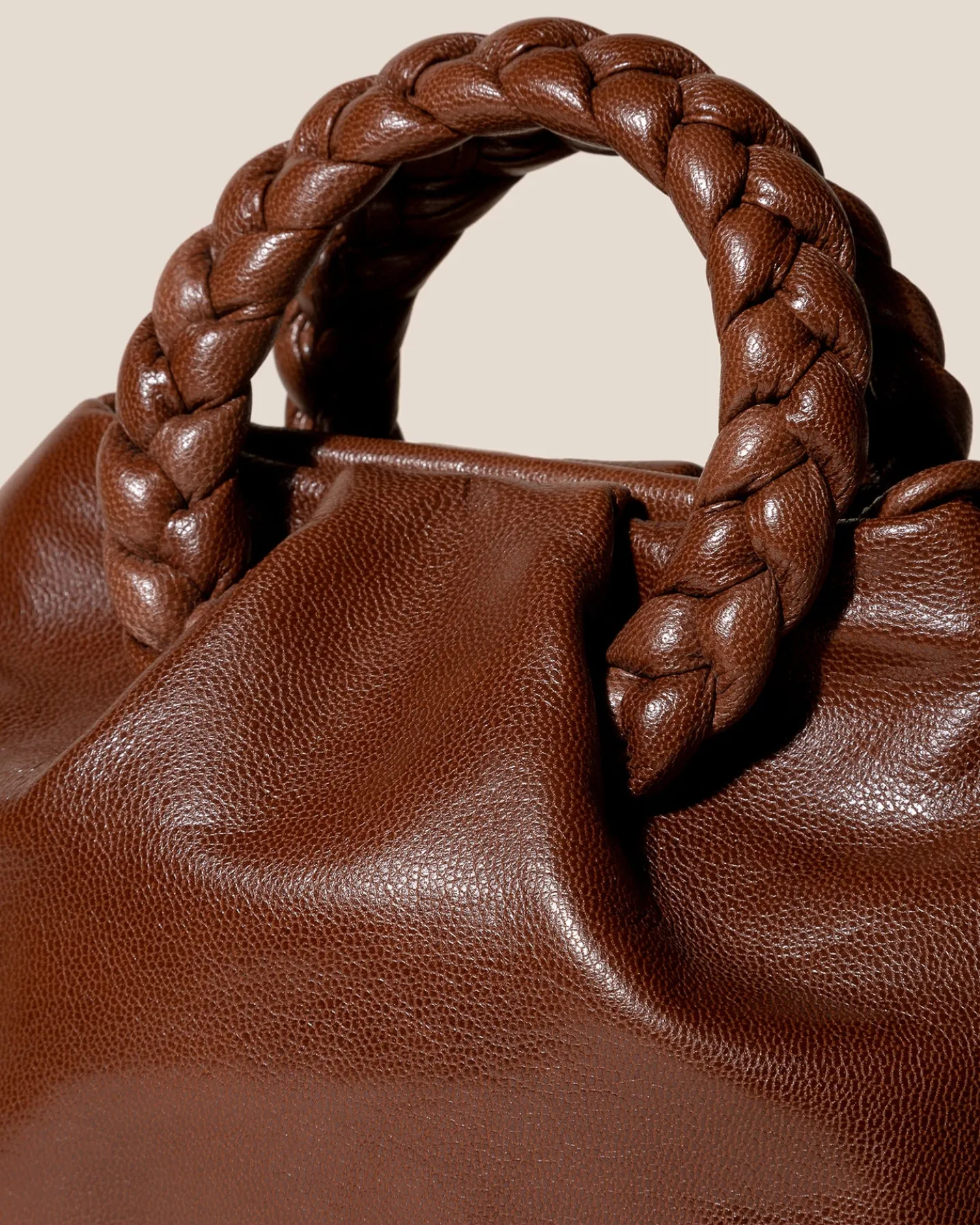 BOMBON M SUPPLE SHINY