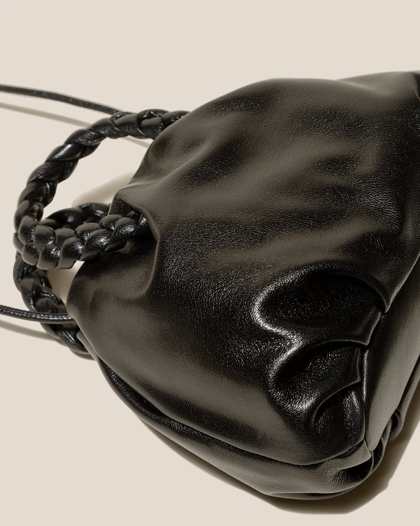 BOMBON M SUPPLE SHINY