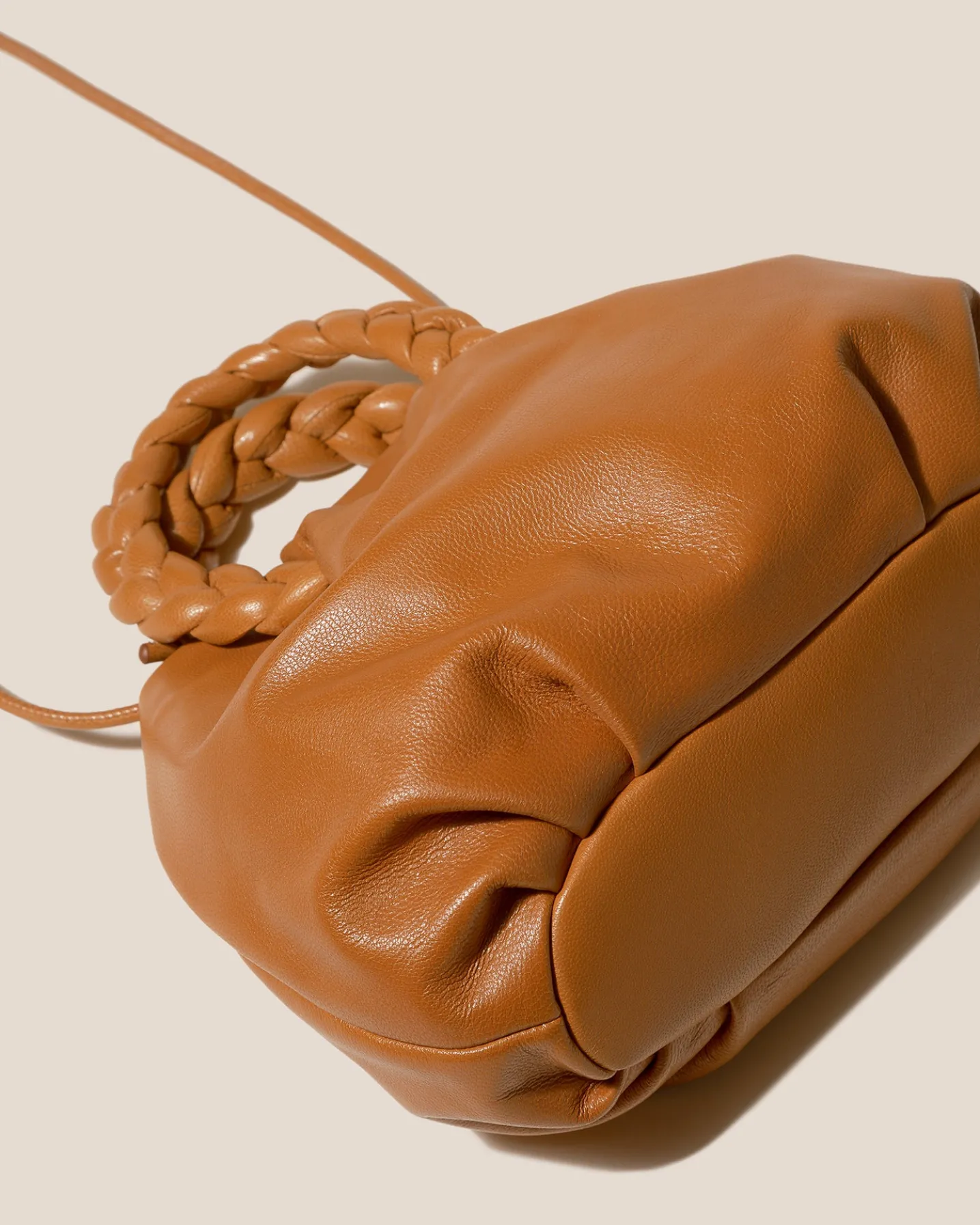 BOMBON M SUPPLE SHINY